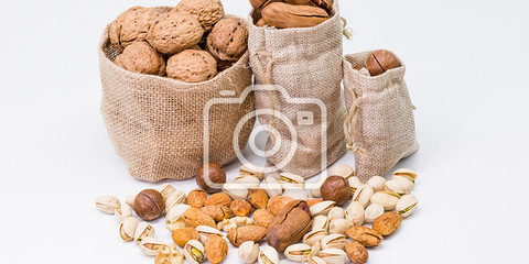 俯瞰坚果盛宴 核桃、开心果、巴旦木与夏威夷果的品鉴之旅